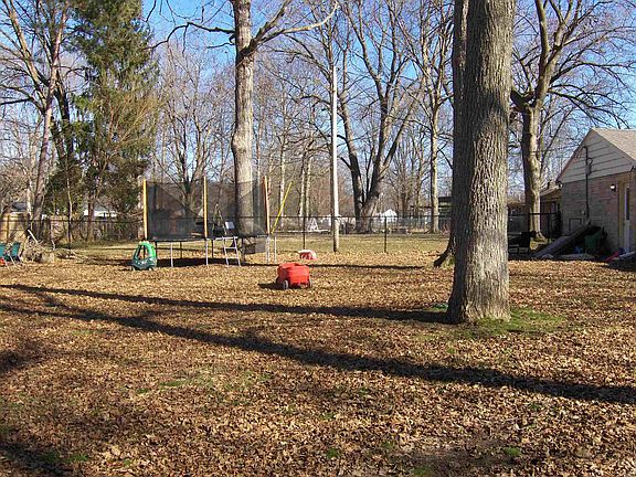 5th image of 2109 Bashor Rd