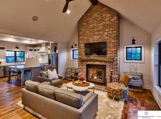 17502 Douglas St, Omaha, NE 68118