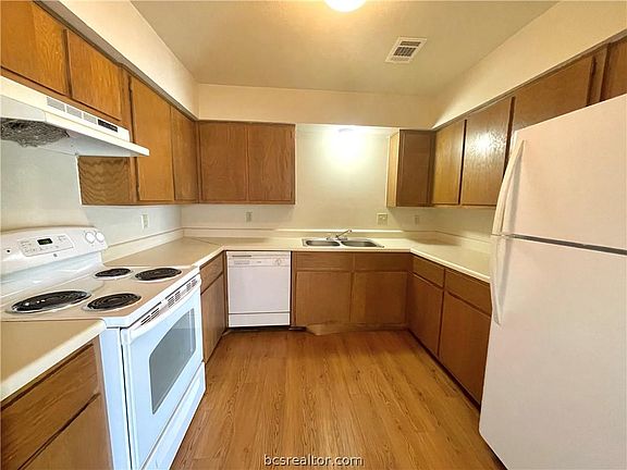 2nd image of 2817 Longmire Dr #B