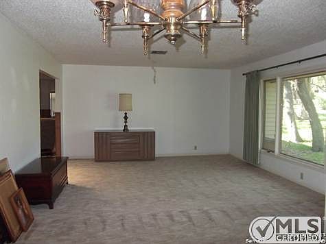 2nd image of 200 Wisteria Dr