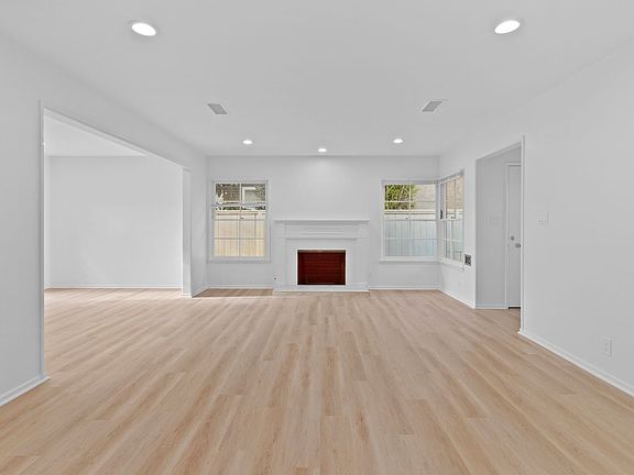 3rd image of 237 Belmont Ave APT A