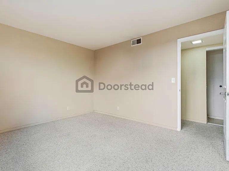 1318 B St #102 — Photo 26