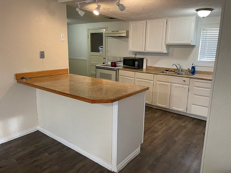 302 W 500 S — Photo 13