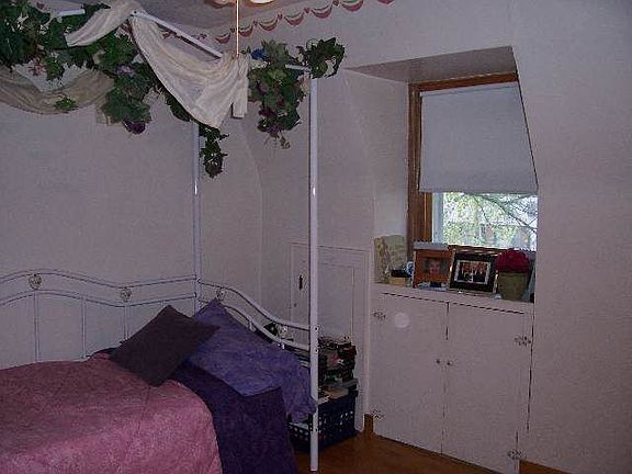 5th image of 205 S Harmony Dr