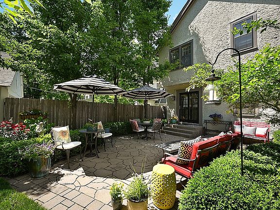2nd image of 1003 W 70th Ter