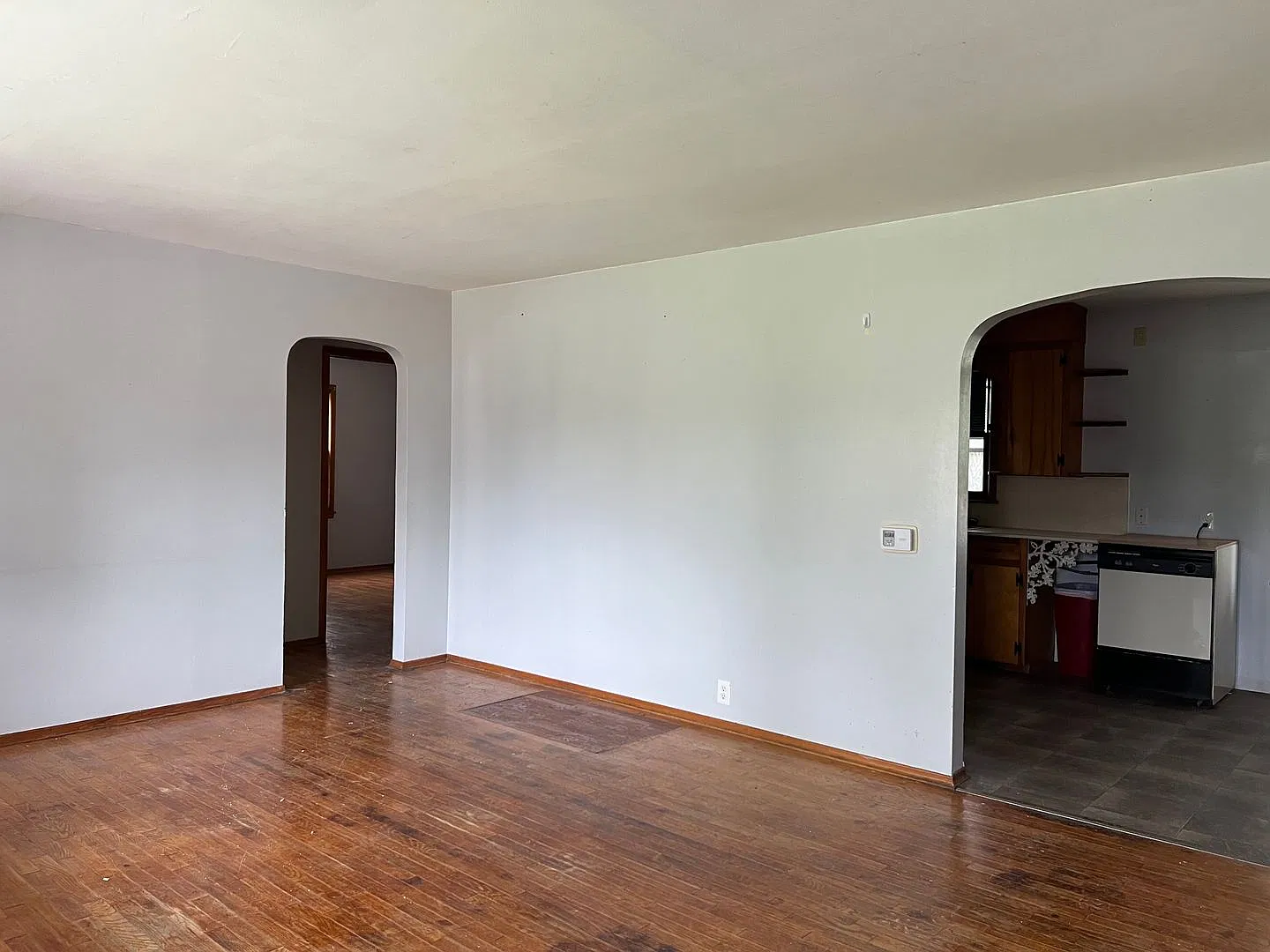 2 Bedroom 1 Bathroom House — Photo 2
