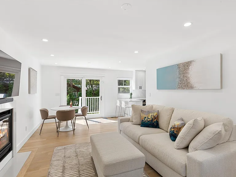 13 Shore Rd — Photo 3