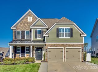 1016 Barcelona Pl, Lake Wylie, SC 29710