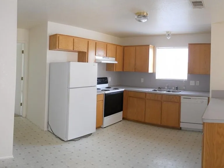 4303 Deek Dr — Photo 4