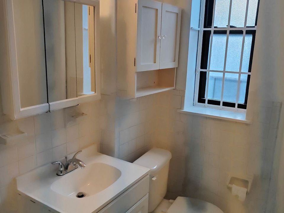 1st image of 235 2nd Ave APT 5C