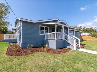 217 Willow Ave, Luling, TX 78648