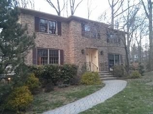 24 Lynwood Rd, Cedar Grove, NJ 07009