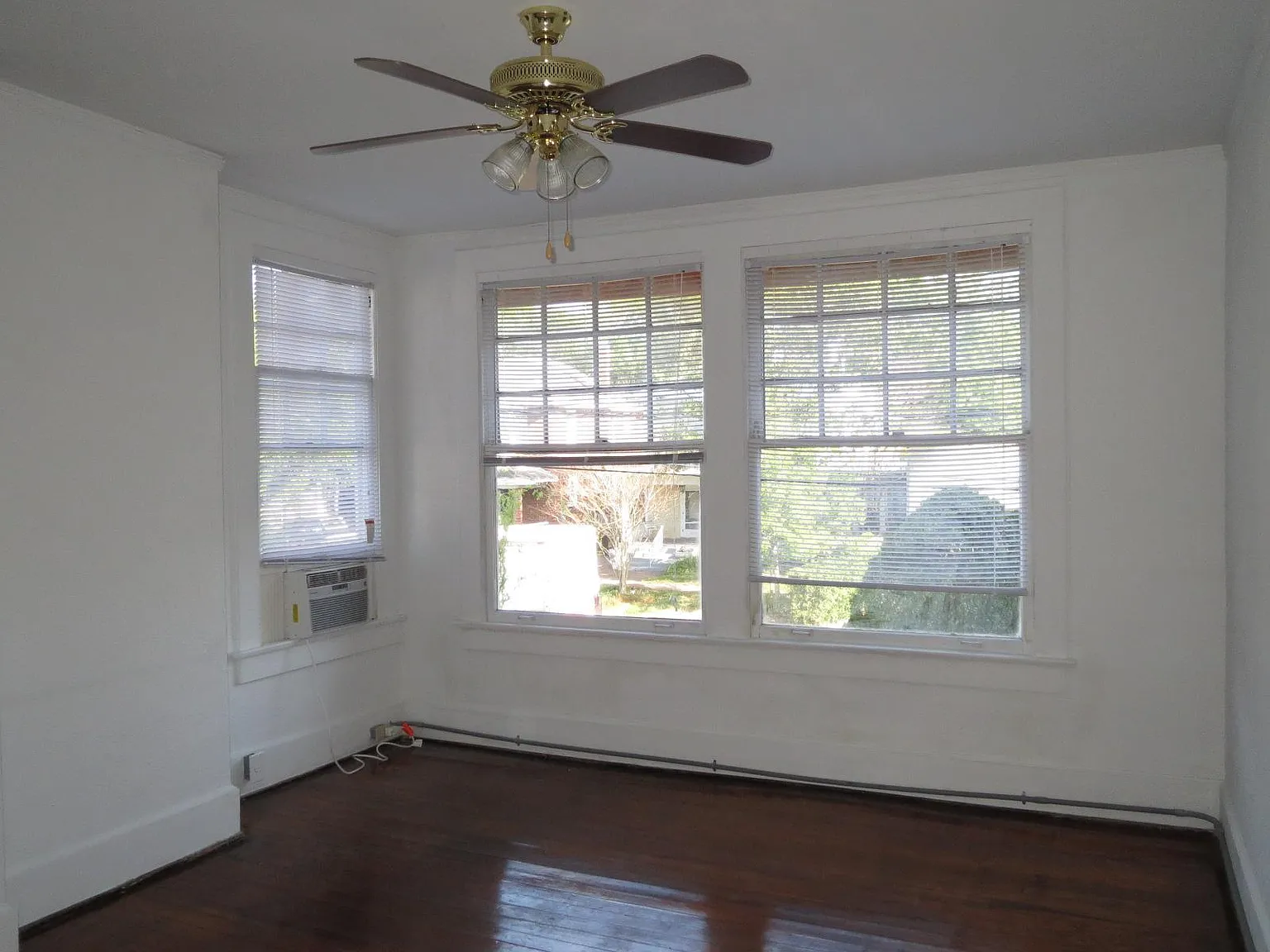 2024 Forbes St — Photo 4