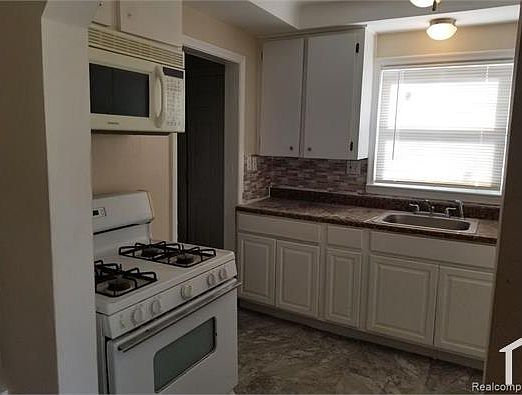 5th image of 8418 Fenton St