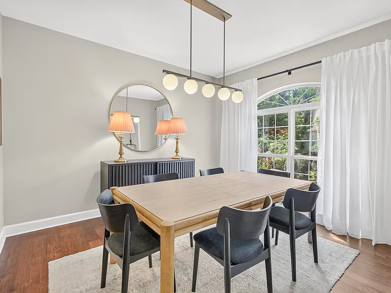 131 Carriage Ct — Photo 31
