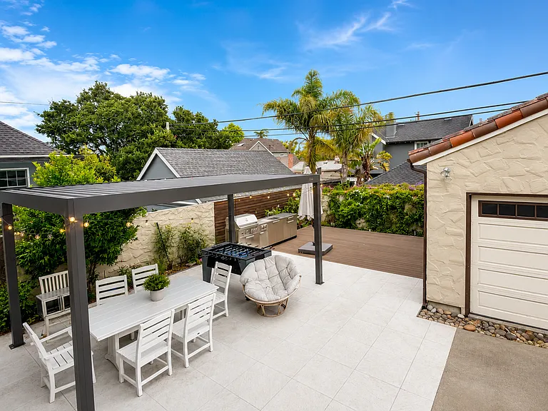 2217 Adeline Dr — Photo 18