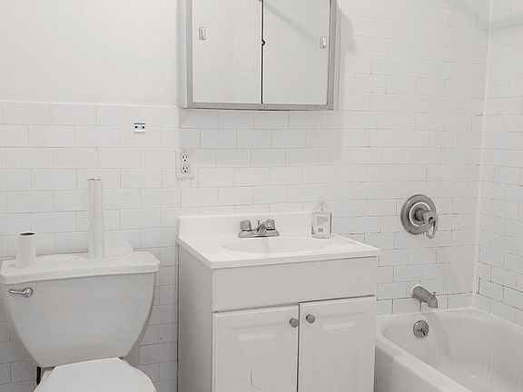 5th image of 394 Manhattan Ave #1