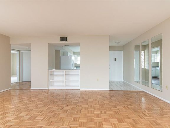 2nd image of 731 Torrey Pines Ave