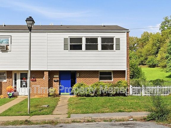 2nd image of 425 Bethlehem Ct