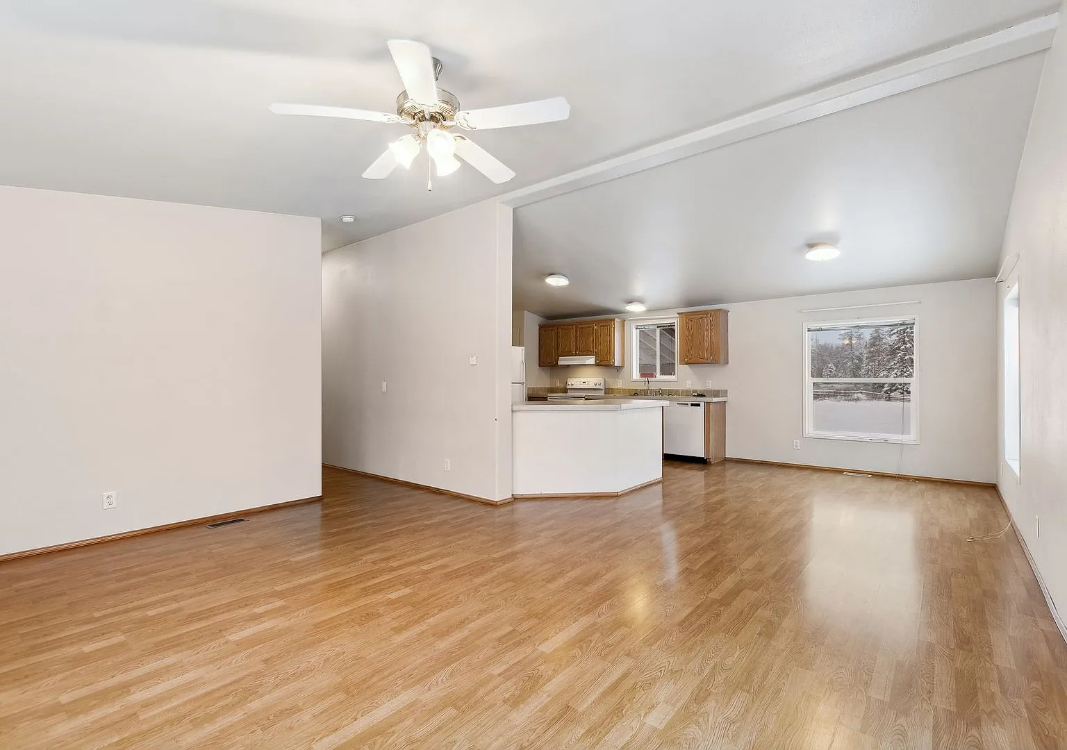 Great 2 bedroom, 2 bath, long term rental home — Photo 3