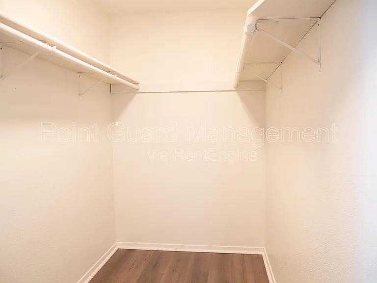 107 W Gold Coast Rd — Photo 34