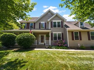 14 Brill Rd, Stewartsville, NJ 08886