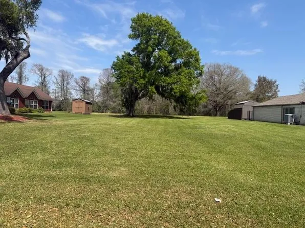 2225 Riverside Dr, West Columbia, TX 77486