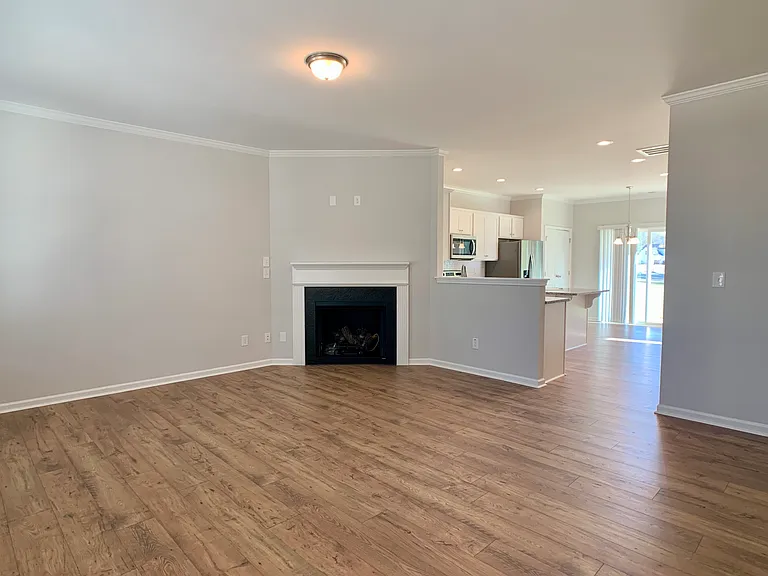 9 Chapman Ct — Photo 2