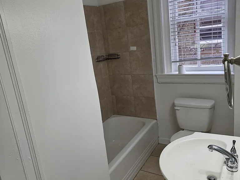 129 S Sycamore St #4 — Photo 12