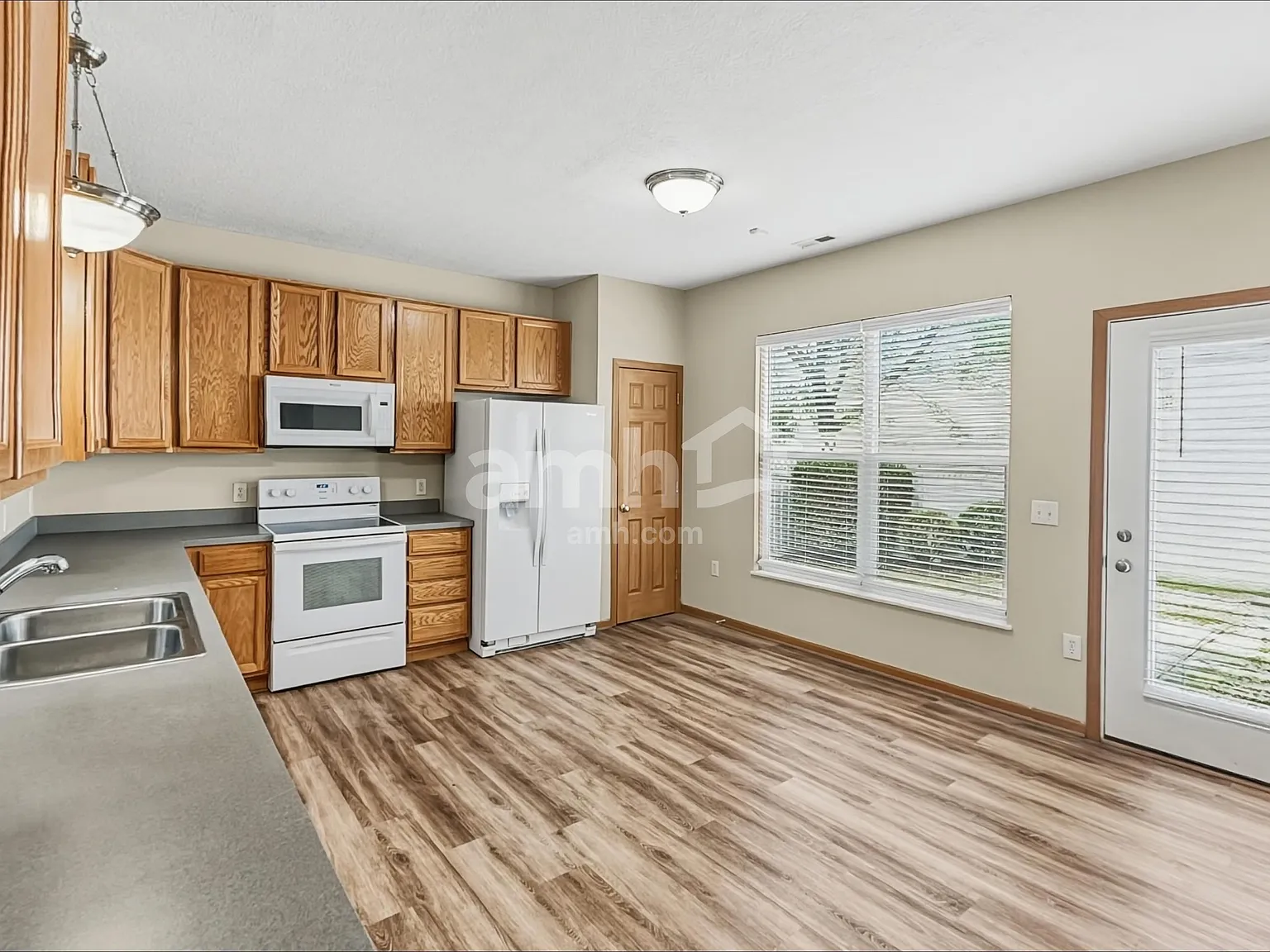 3 bed, 2.5 bath, 2053 sqft, $2,750 — Photo 4