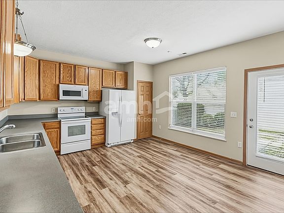 4th image of 7194 Winterbek Ave