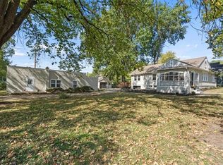 8024 Jarboe St, Kansas City, MO 64114