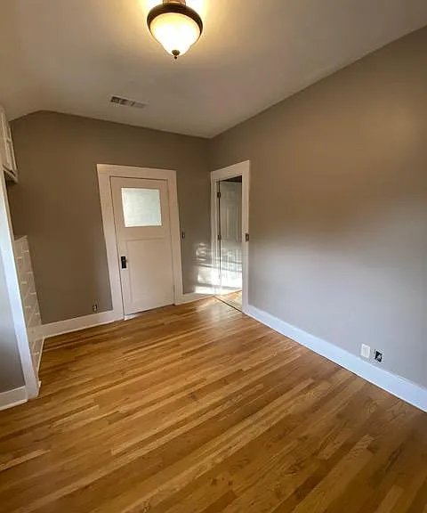 802 N 13th St — Photo 20