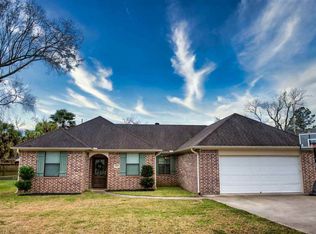 155 W Smith St, Sour Lake, TX 77659