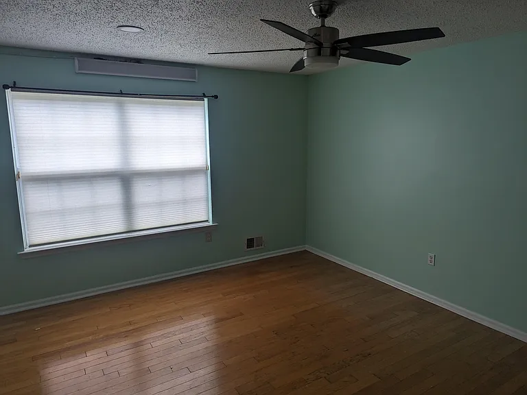 125 Inverness Dr — Photo 3