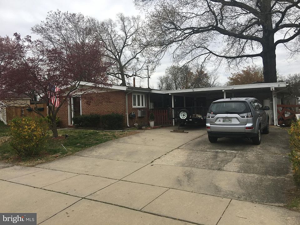 2nd image of 221 Saint James Dr