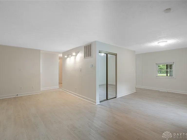 4400-4402 Pinebrook Ct #4402 — Photo 3