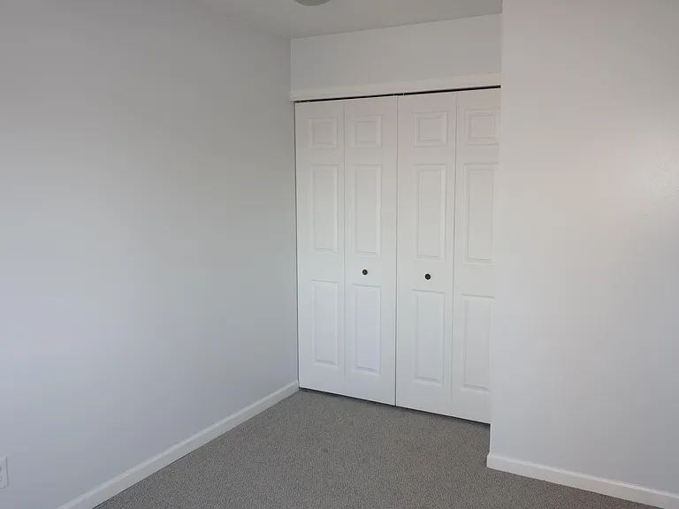885 Craigflower Rd — Photo 27