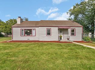 1901 Wilcox St, Crest Hill, IL 60403