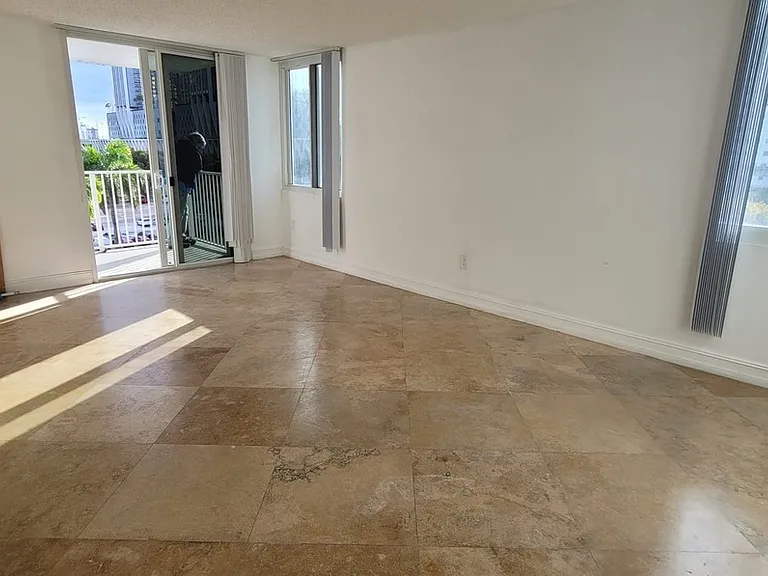 800 N Miami Ave #E-603 — Photo 4