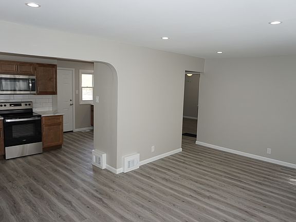 5th image of 7927 Madison Dr
