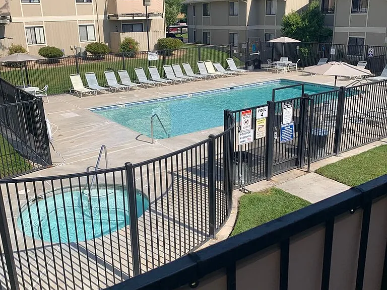 Dry Creek Apartments — Photo 25