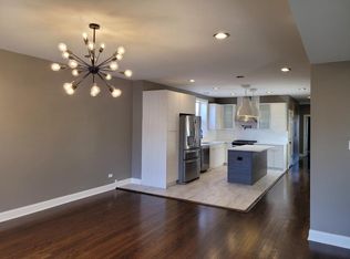3060 E Cheltenham Pl APT 2, Chicago, IL 60649