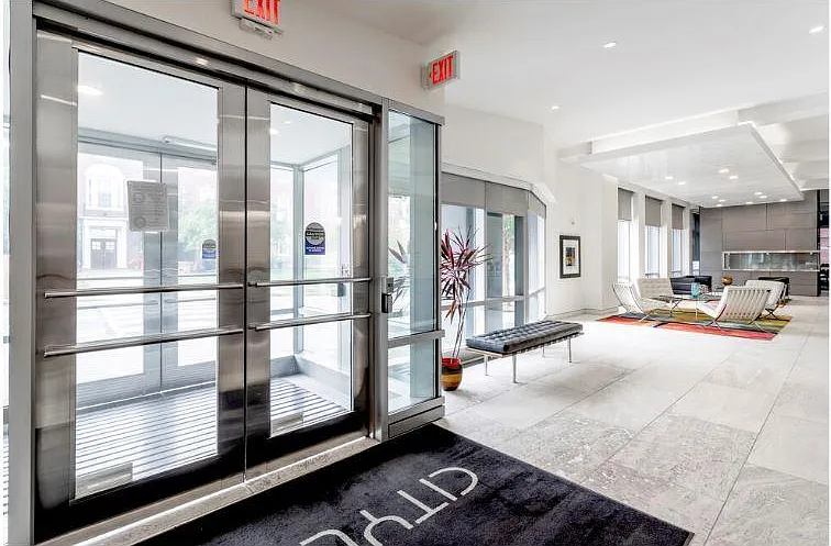 Modern lobby with 24-hour Concierge