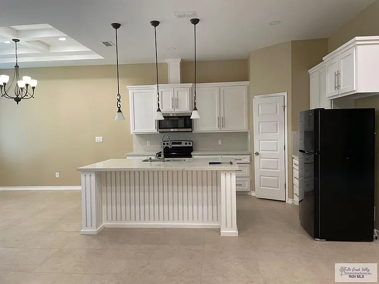 1821 Castillo St — Photo 16