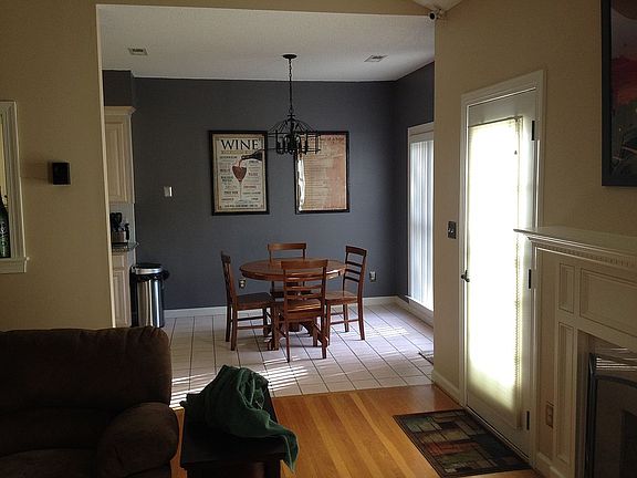 Spacious Eat in kitchen area