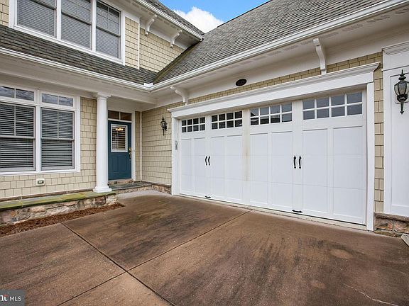 3rd image of 27194 Barefoot Blvd