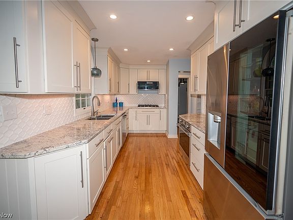 3rd image of 8020 Stockbridge Rd