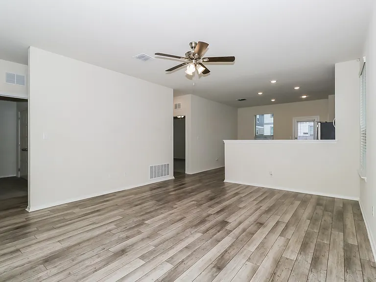The Corridor at Sunset Oaks Rental Homes — Photo 19