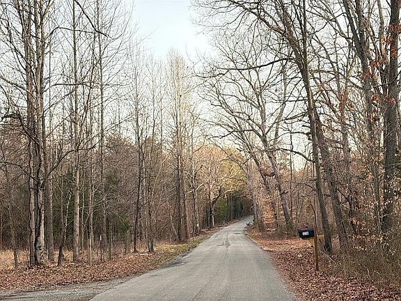 5th image of 2299 Horseshoe Farm Rd